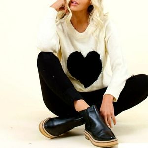 🔥3 for $20🔥 Sweetheart Sweater 🖤